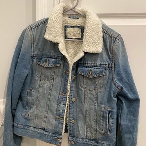 Denim jacket with fur inside